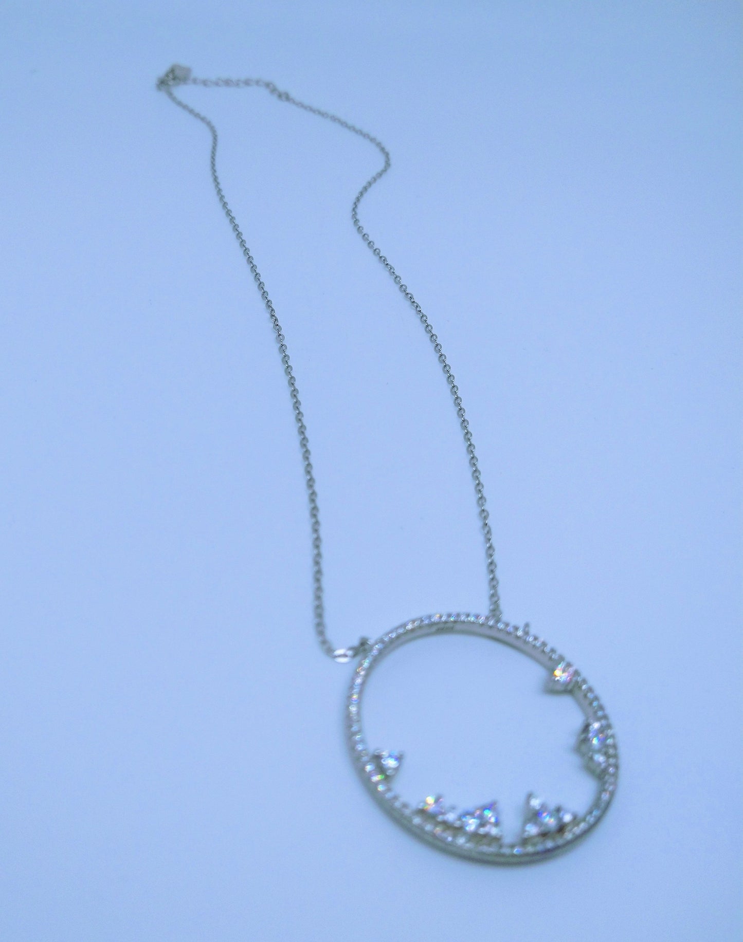 Collier "Shining Circle" en argent sterling, assorti de zircones